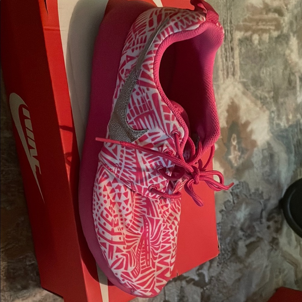 Nike Pink and White Patterned Sneakers